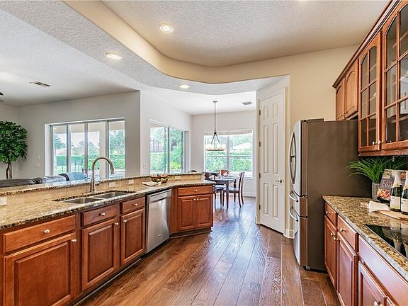 5th image of 926 Sweetgum Valley Pl