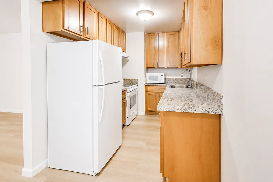 Building Photo - 170 Stoakes Ave #4