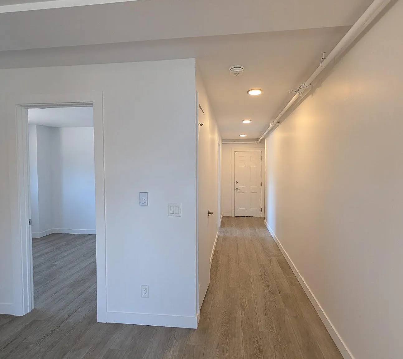 Brownstone 236 (Margaret Ave Apartments) — Photo 1
