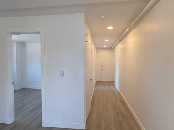 Brownstone 236 (Margaret Ave Apartments), 236 Margaret Ave, Kitchener, ON N2H 4J5
