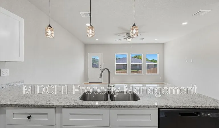 7210 John Palmer Dr #101 — Photo 6