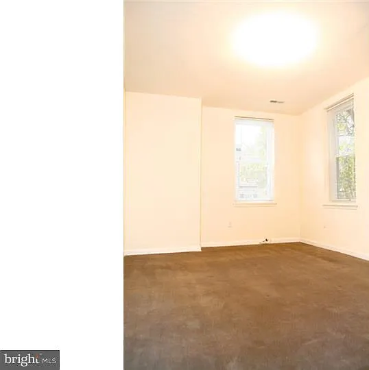 260 S 11th St #1 — Photo 12