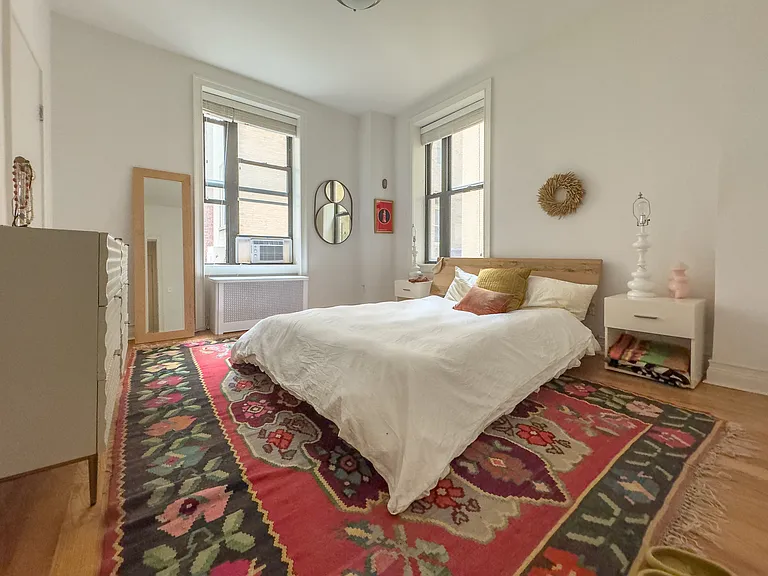 680 W End Ave #2E — Photo 3