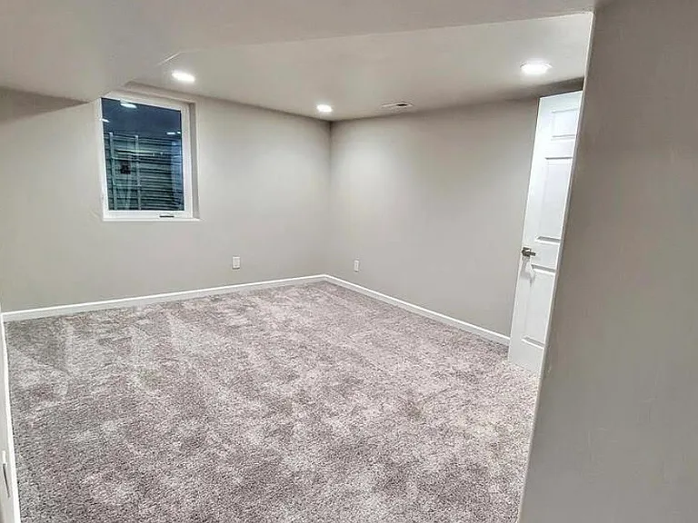 Aqua Ave — Photo 4
