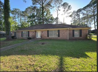 816 Winthrop Cir, Jackson, MS 39206