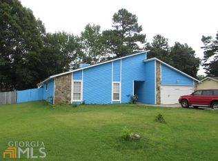 889 Glasgow Dr, Lilburn, GA 30047