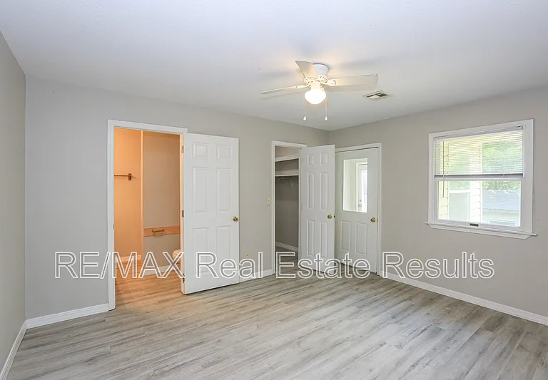 205 White Oak Dr NE #C — Photo 16