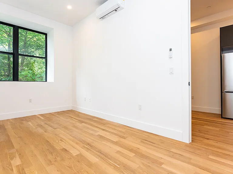 422 1/2 Gates Ave #2F — Photo 11