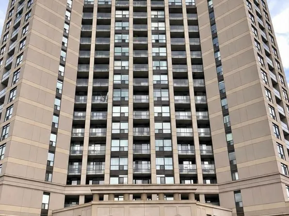 220 Forum Dr #606, Mississauga, ON L4Z 4K1