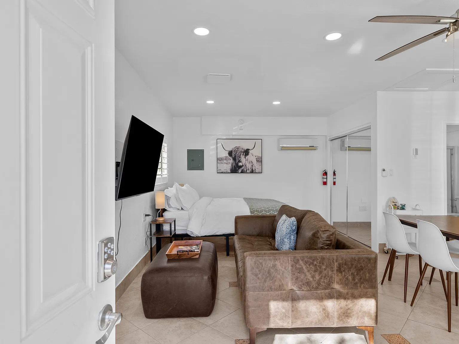 5659 W Avenue L6 — Photo 2