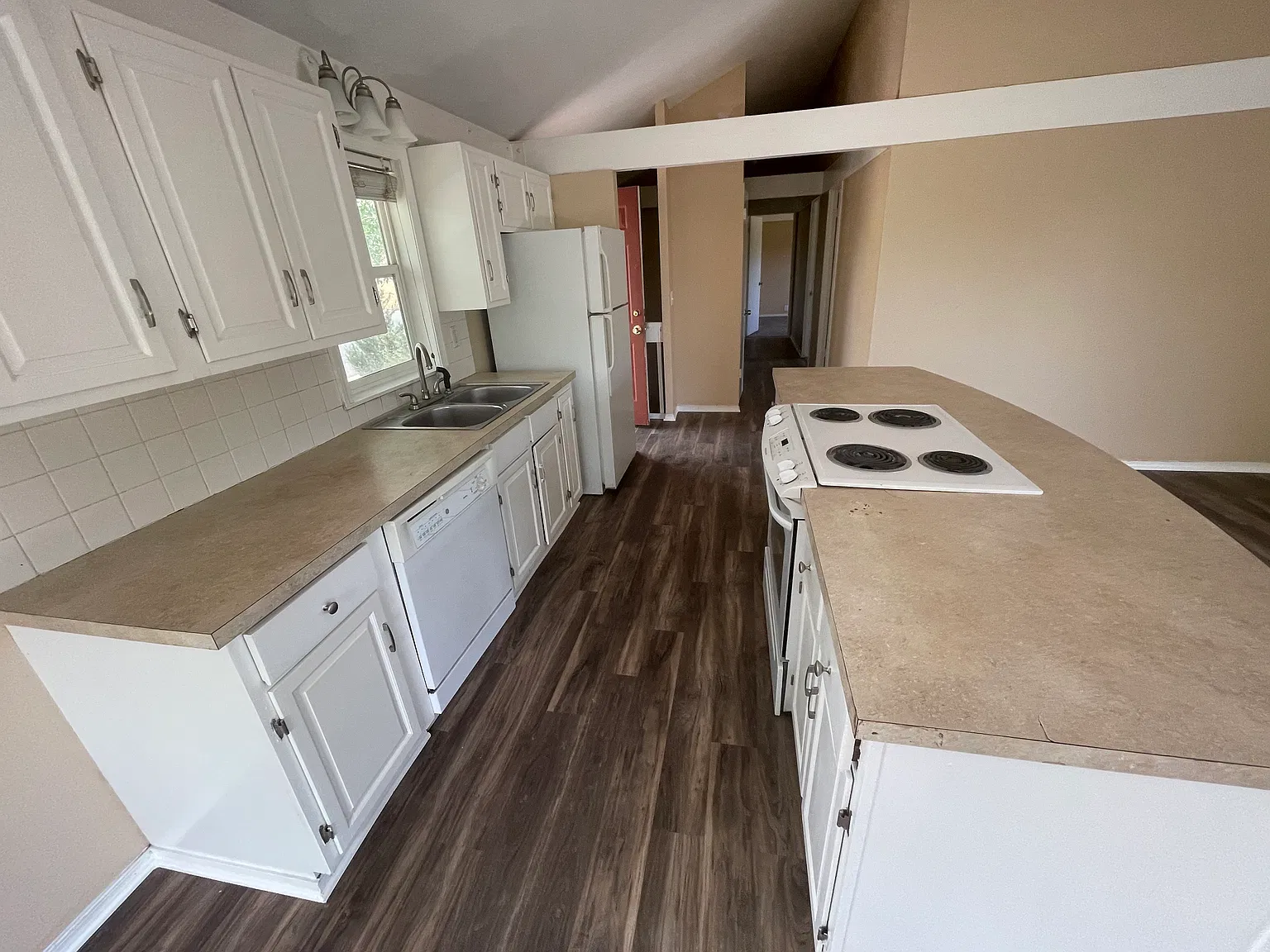 5 bed, 1800 sqft, $5,500 — Photo 4