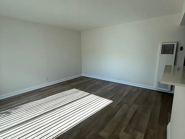 220 Alabama St #E — Photo 7