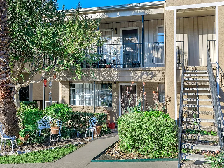 Serenity Apartments — Photo 5
