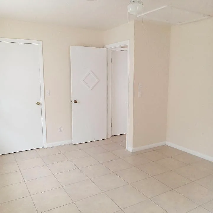 1 bed, 600 sqft, $950 — Photo 2