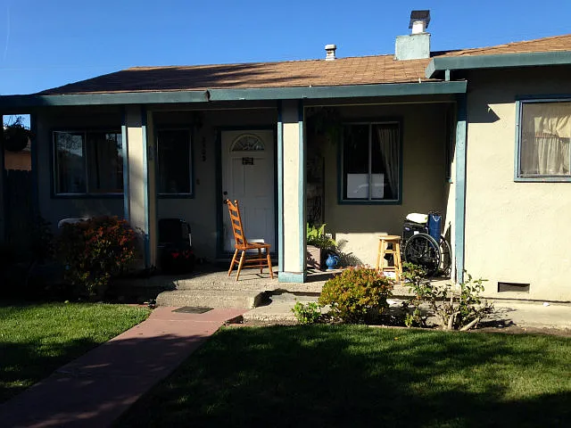 3503 Hoover St photo 1