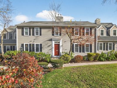 609 Washington St APT 303, Wellesley, MA, 02482