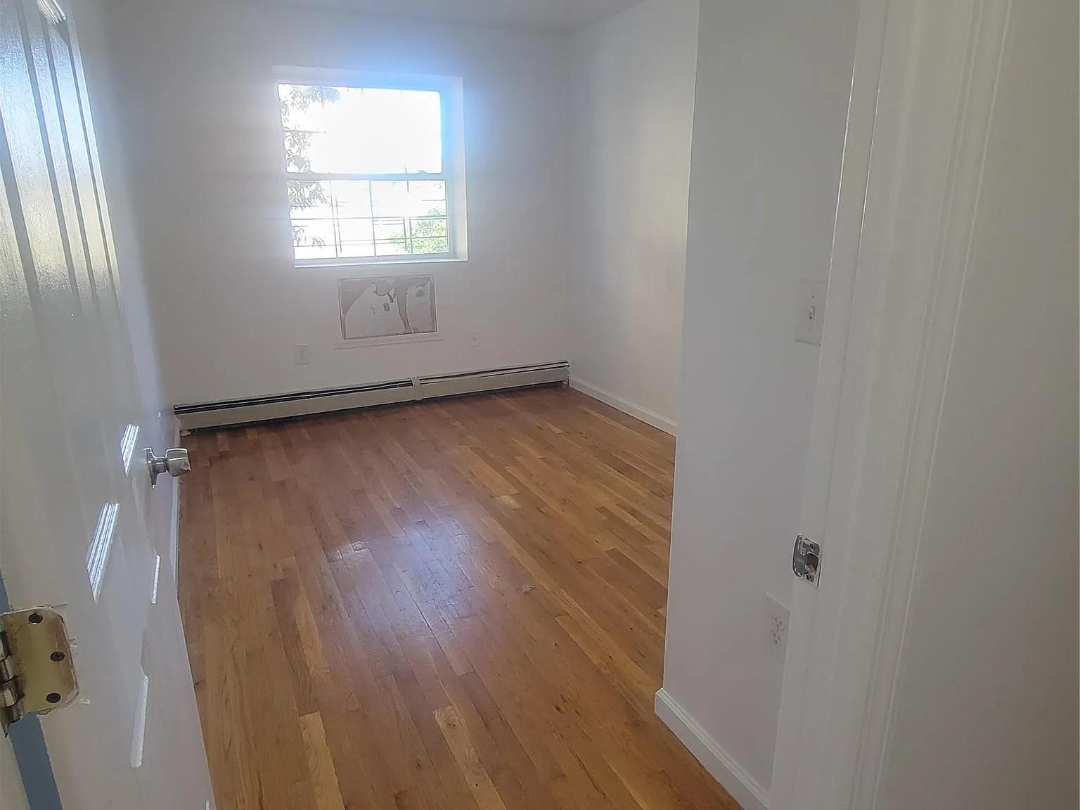 3 bed, 2.0 bath, 3132 sqft, $3,850 — Photo 4