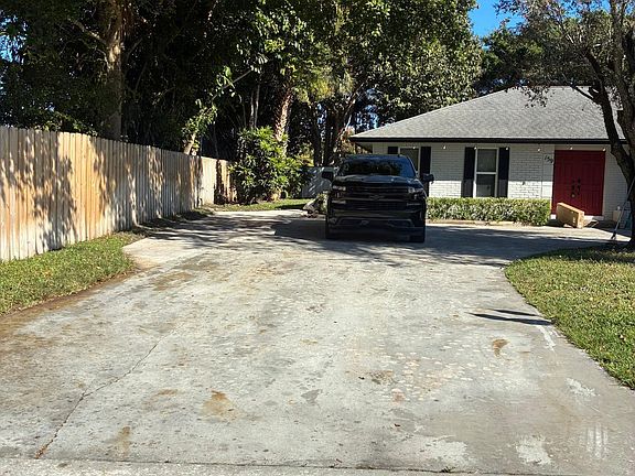 4th image of 159 Santiago Street