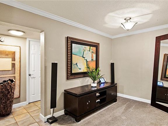 4th image of 320 Lakeview St APT 123