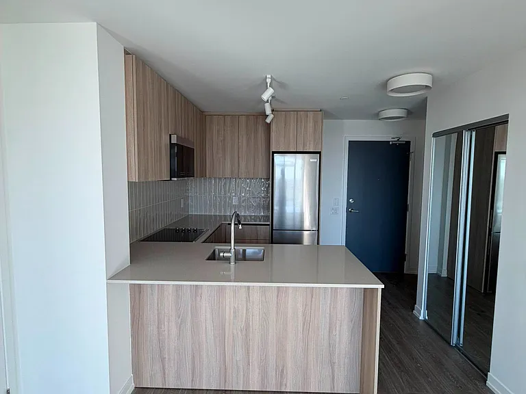 2485 Eglinton Ave W #1323 — Photo 11