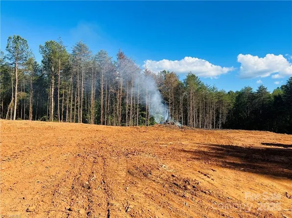 181 Patchwork Dr #2-3, Statesville, NC 28677