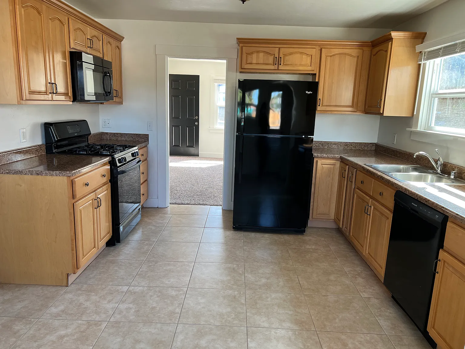 615 Francis Ave — Photo 4
