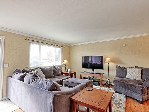 3rd image of 4301 W Tufts Ave