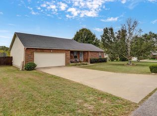 1161 Robins Nest Hill, Mt Vernon, MO 65712