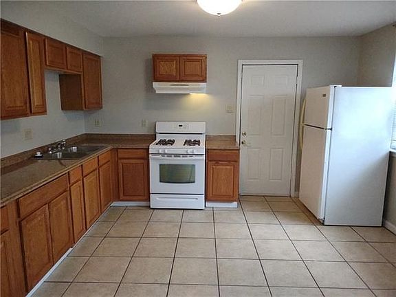 5th image of 5684 Marshall Foch St
