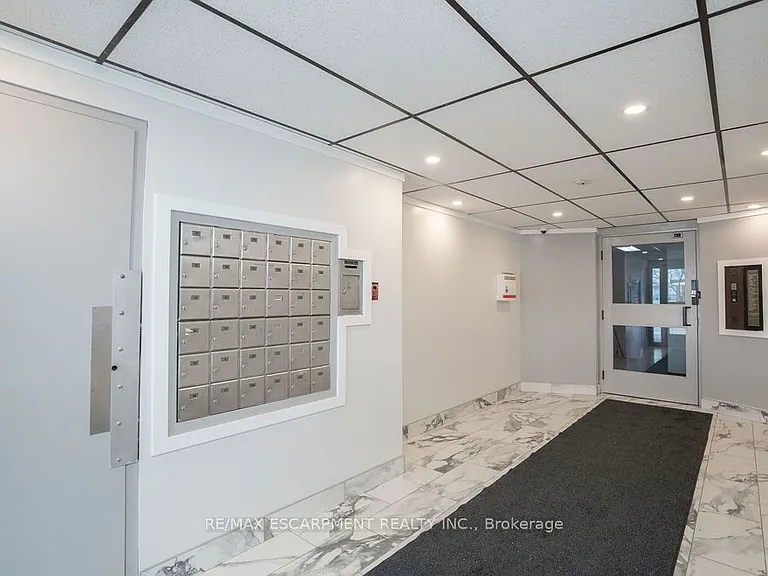 71 Vanier Dr #110 — Photo 26