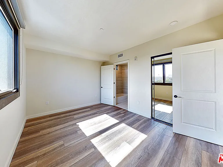 1070 S Bedford St #205 — Photo 18