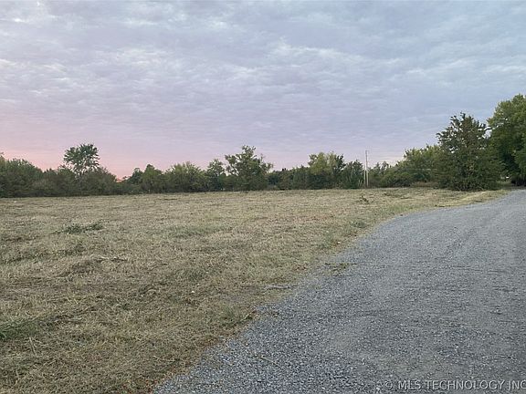 3rd image of E Harris Rd