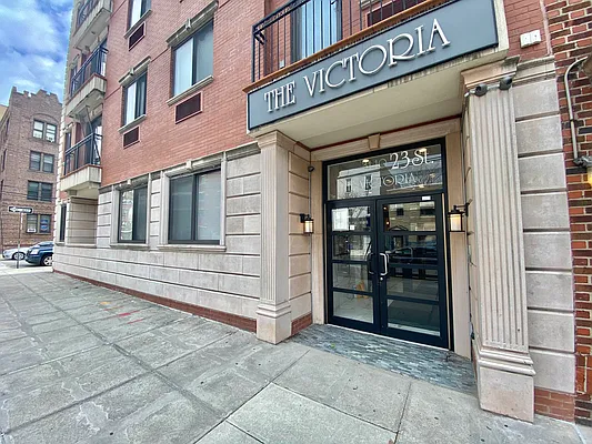 Rented by Astoria Realty | media 9