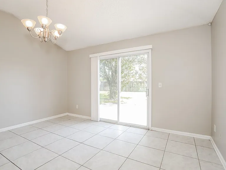2912 Brittany Bluff Dr — Photo 6