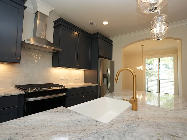 1405 Kenilworth Ave — Photo 12