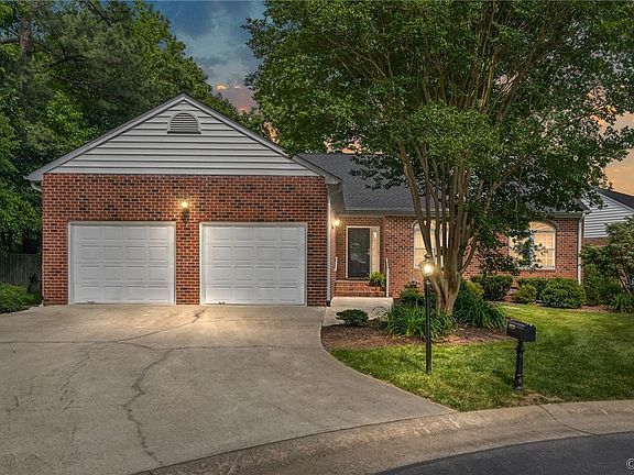 2nd image of 4924 Lakemere Ct
