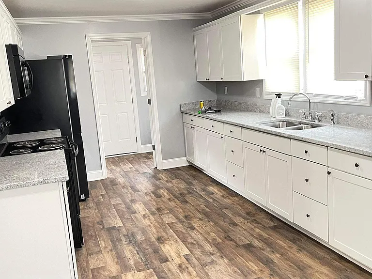 36 Selma Dr #B — Photo 4