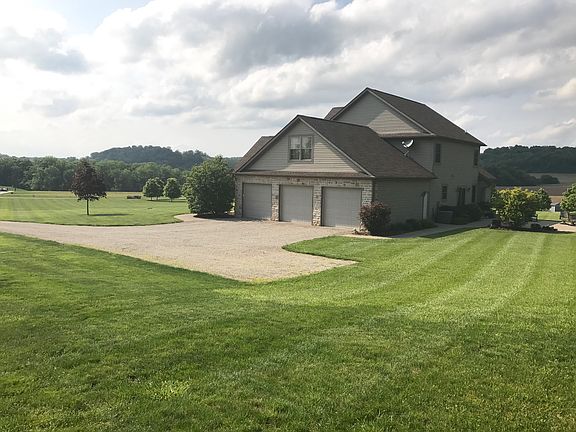 2nd image of 105 Lillian Ct