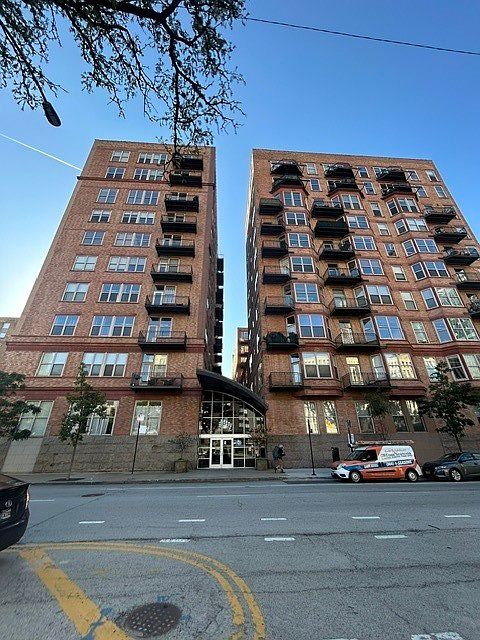 1st image of 500 S Clinton St APT 811