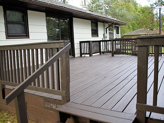 5th image of 4113 Lake Breeze Ave