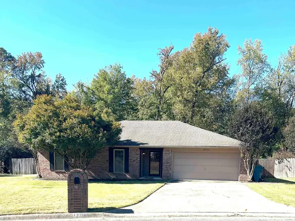 13711 Ivy Point Dr, Little Rock, AR 72211