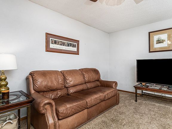 4th image of 107 McDermott Ct