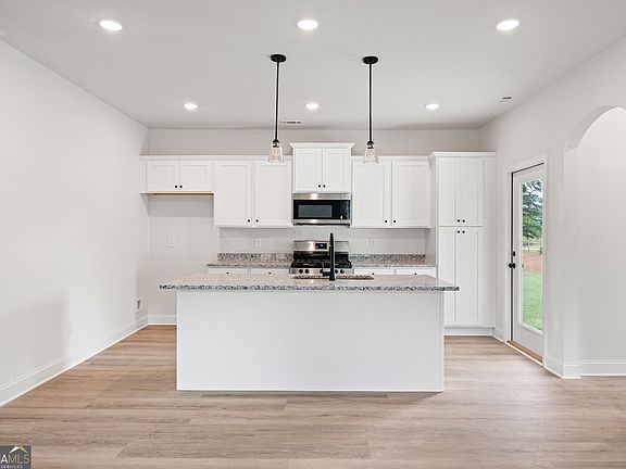 5th image of 103 Winston Way