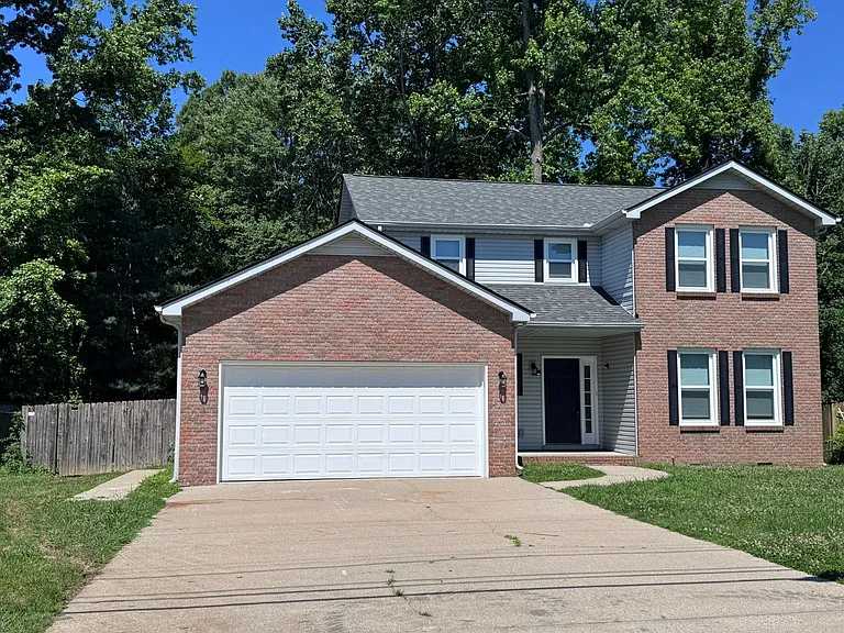130 Shady Maple Dr — Photo 2