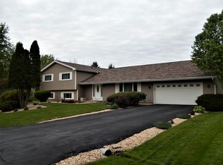 11219 S Anvil Ct, Naperville, IL 60564