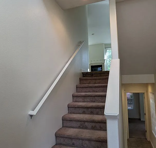 Halsey East Townhomes — Photo 260