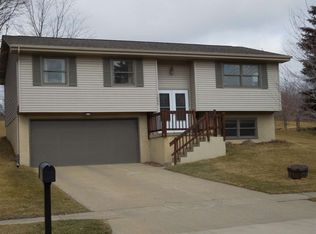 1605 13th St, Coralville, IA 52241