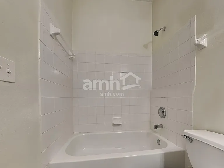 18212 Holly Hills Way — Photo 16