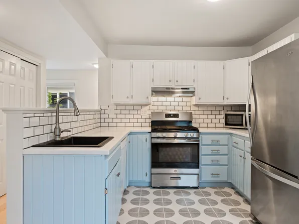 123 7th St, Bangor, ME 04401