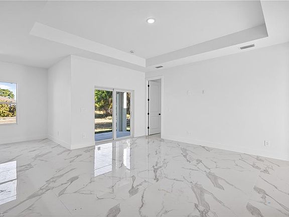 5th image of 763 Cadis ST E
